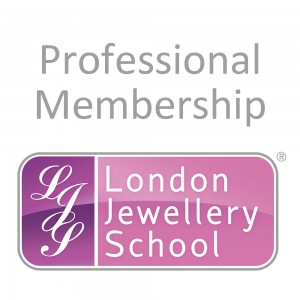 Professional member of the London Jewellery School.