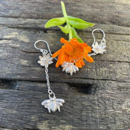 bee-flower-drop-earring-chain-silver-sandrakernsjewellery