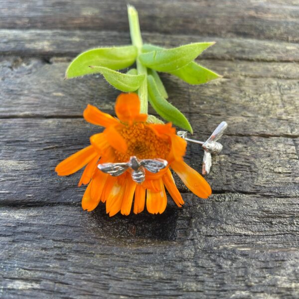 bee-stud-earrng-silver-sandrakernsjewellery