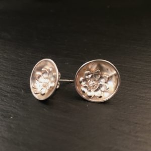 dome-flower-earring-sandrakernsjewellery