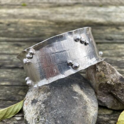 ghecko,print,texture,silver,bangle,wide,bobbles,jubilee,queen,sandrakernsjewellery