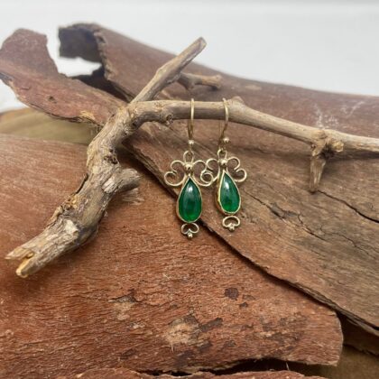 gold-emerald-earrings-sandrakernsjewellery