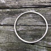 hammered-narrow-bangle-silver-flat-sandrakernsjewellery