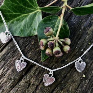 hearts-necklace-silver-textured-sandrakernsjewellery