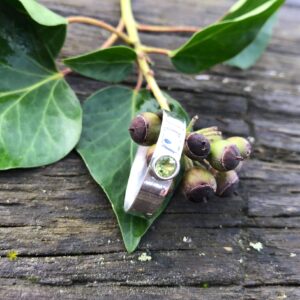 peridot-ring-comfort fit-faceted-green-silver-front-sandrakernsjewellery