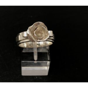 rose-silver-ring-front-sandrakernsjewellery