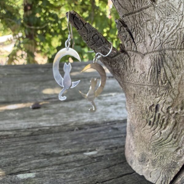 sterling silver-cat-earrings-moon-front-sandrakernsjewellery